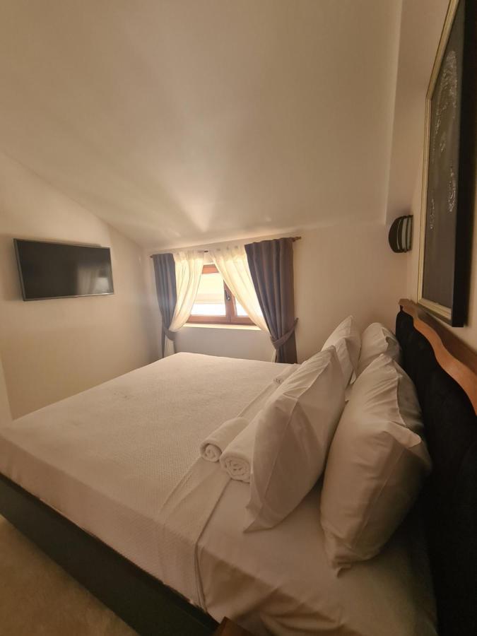 Waikiki Apartments Tivat Eksteriør billede