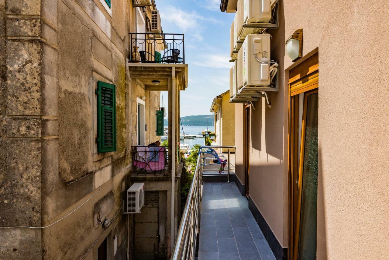 Waikiki Apartments Tivat Eksteriør billede