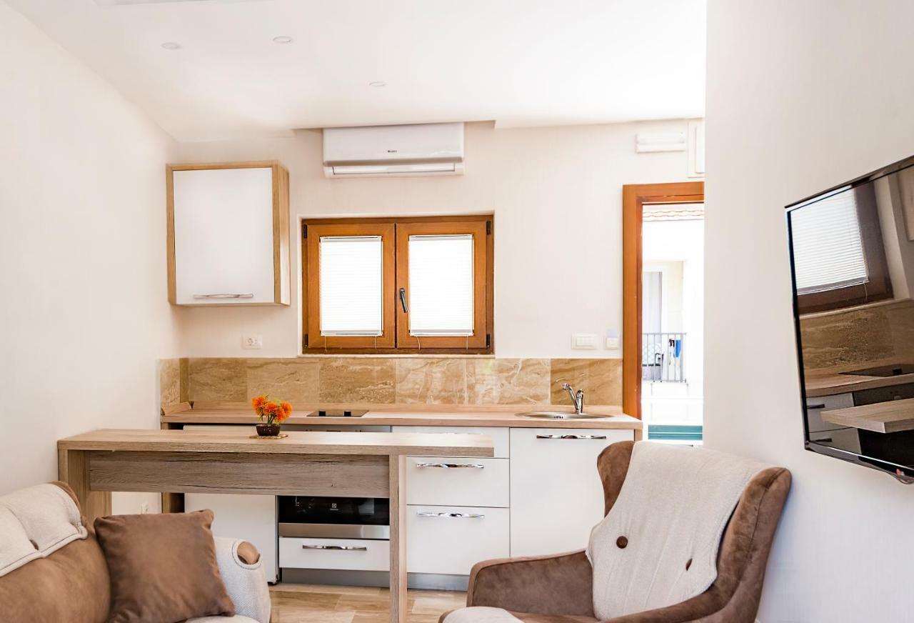 Waikiki Apartments Tivat Værelse billede