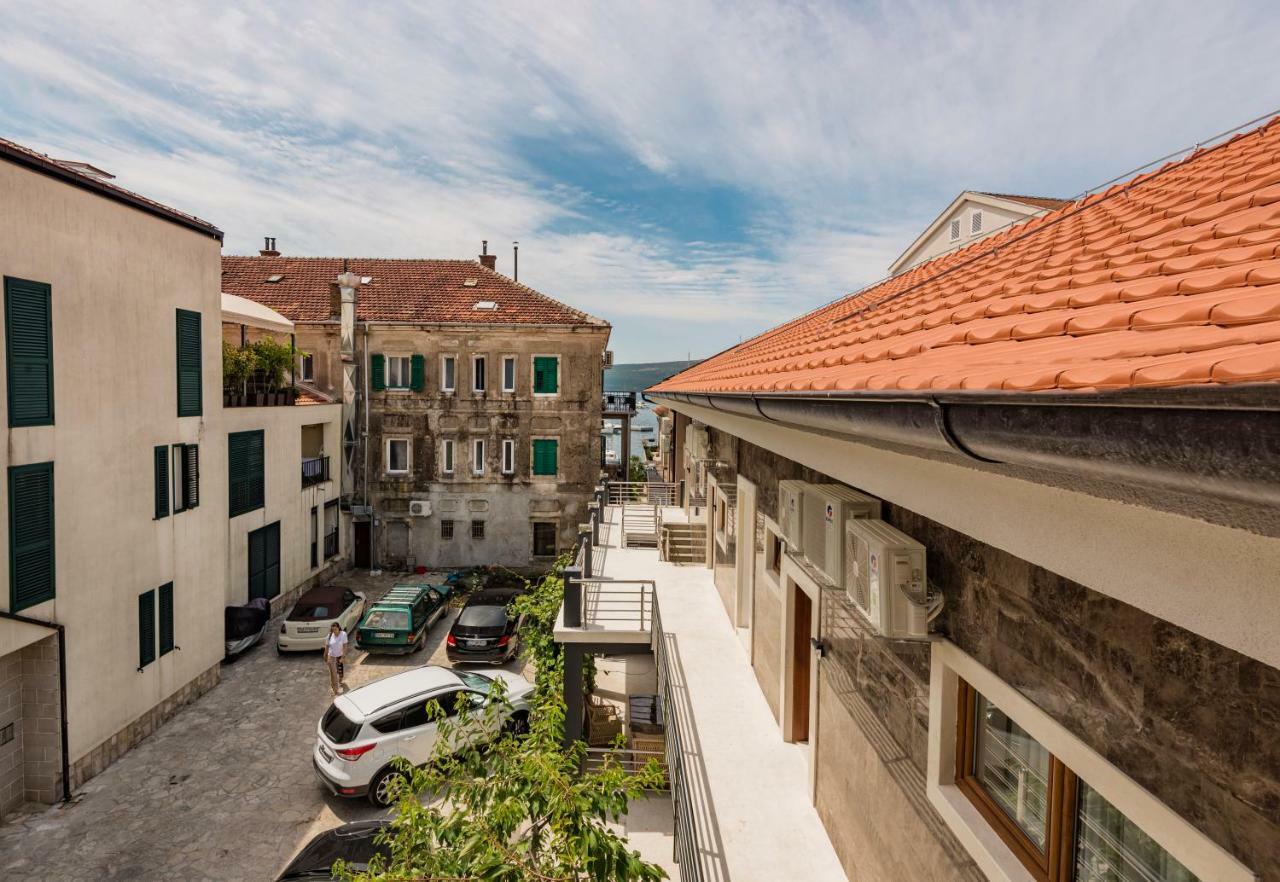 Waikiki Apartments Tivat Eksteriør billede