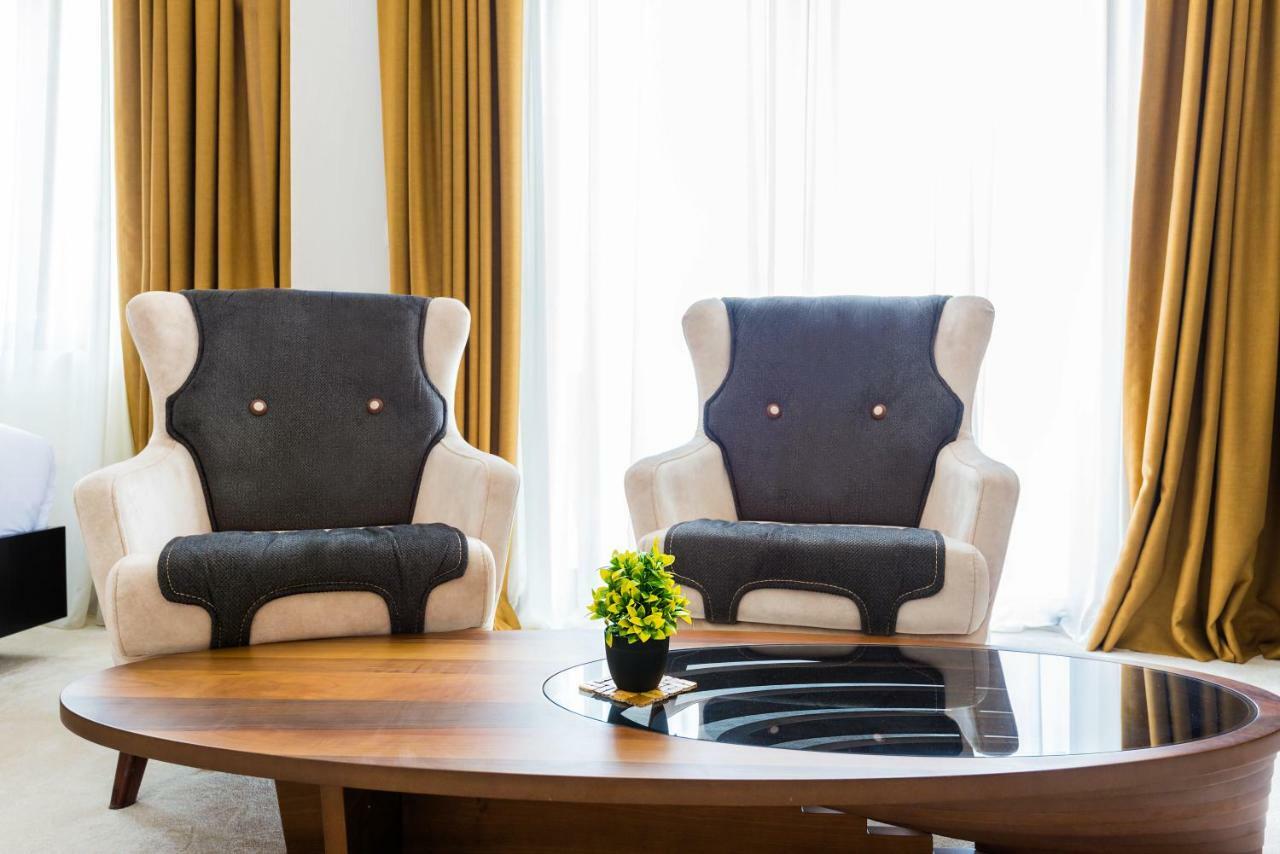 Waikiki Apartments Tivat Eksteriør billede