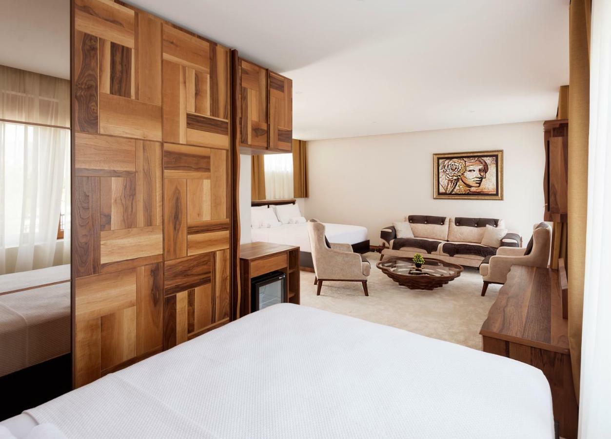 Waikiki Apartments Tivat Eksteriør billede