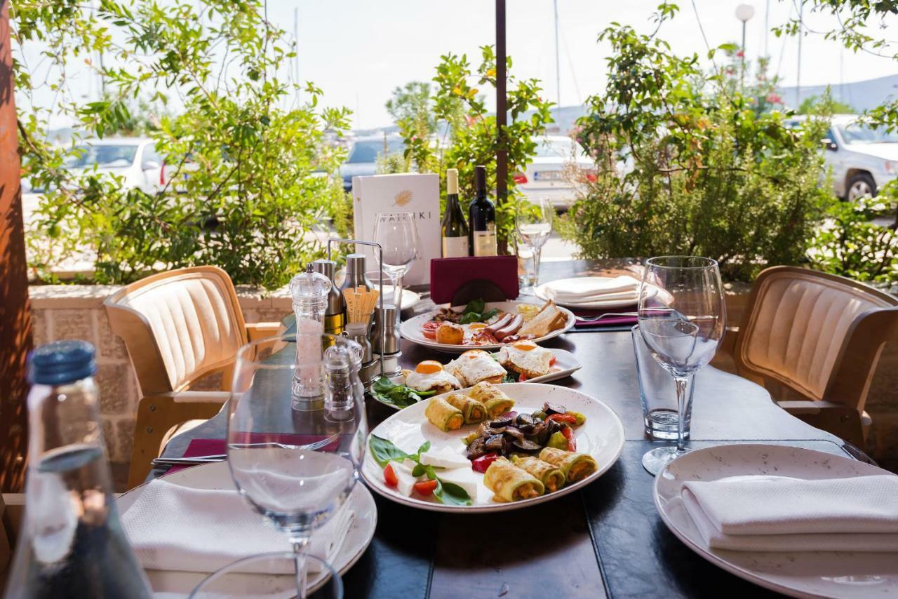 Waikiki Apartments Tivat Eksteriør billede