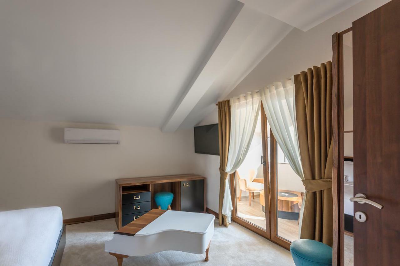 Waikiki Apartments Tivat Eksteriør billede