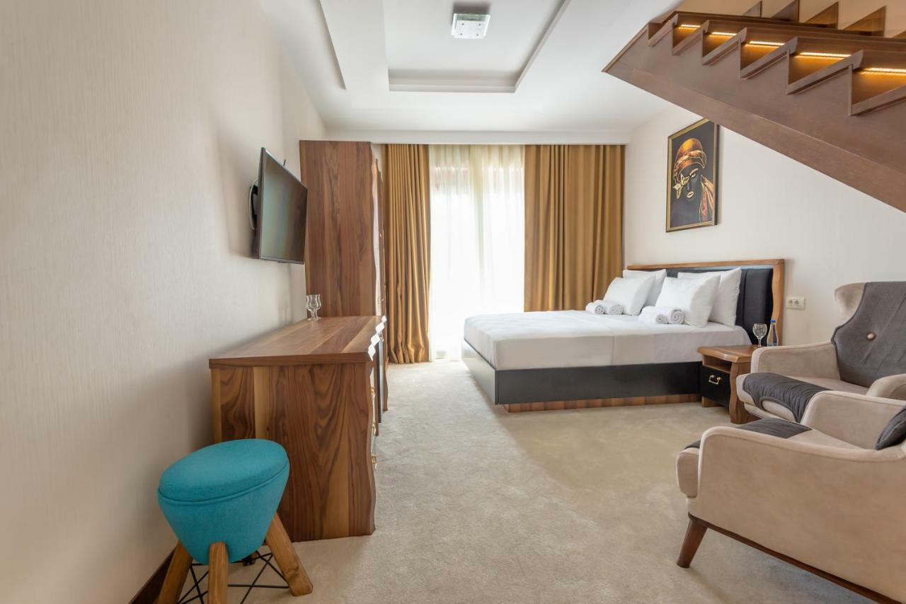 Waikiki Apartments Tivat Eksteriør billede