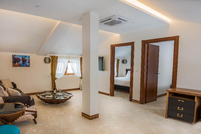 Waikiki Apartments Tivat Eksteriør billede