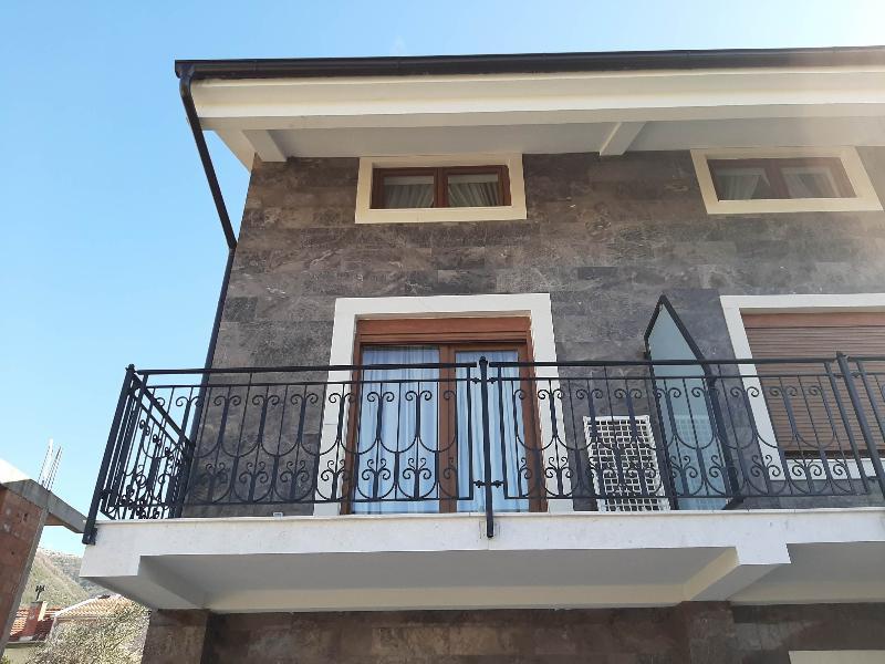 Waikiki Apartments Tivat Eksteriør billede