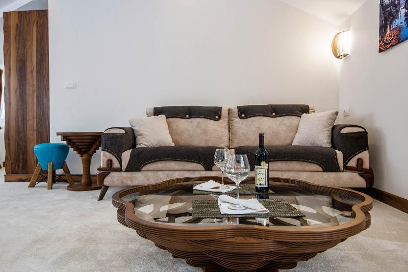 Waikiki Apartments Tivat Eksteriør billede